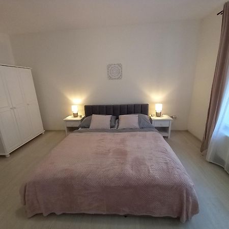 Apartament Spi V Kuklenach 1 Hradec Králové Zewnętrze zdjęcie